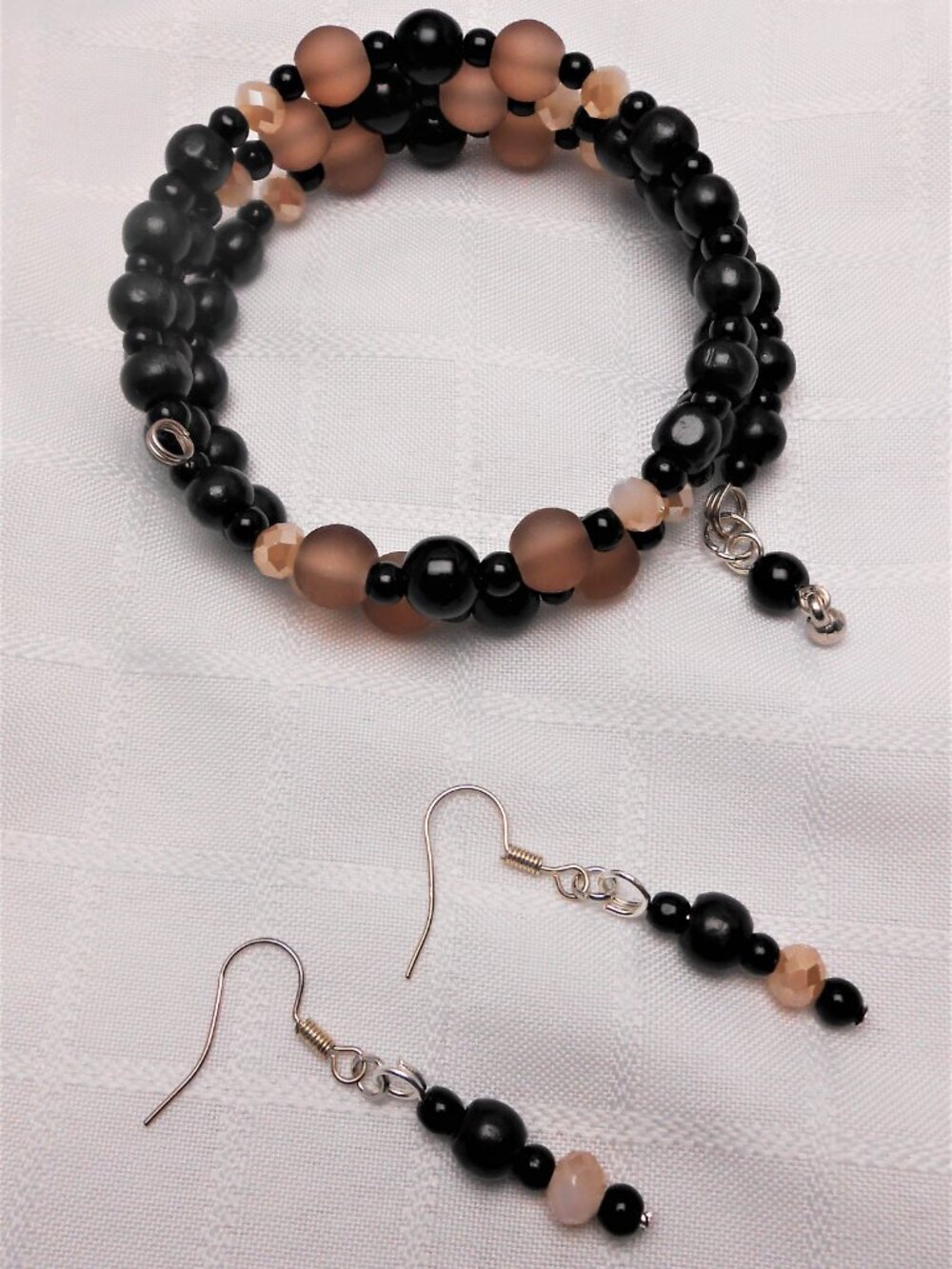 Handmade jewelry set with memory wire bracelets and earrings No. 989